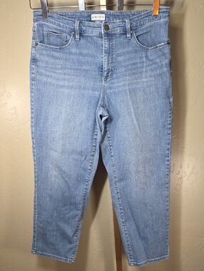 Ava & Viv Light Wash Straight Cropped High-Rise Jeans